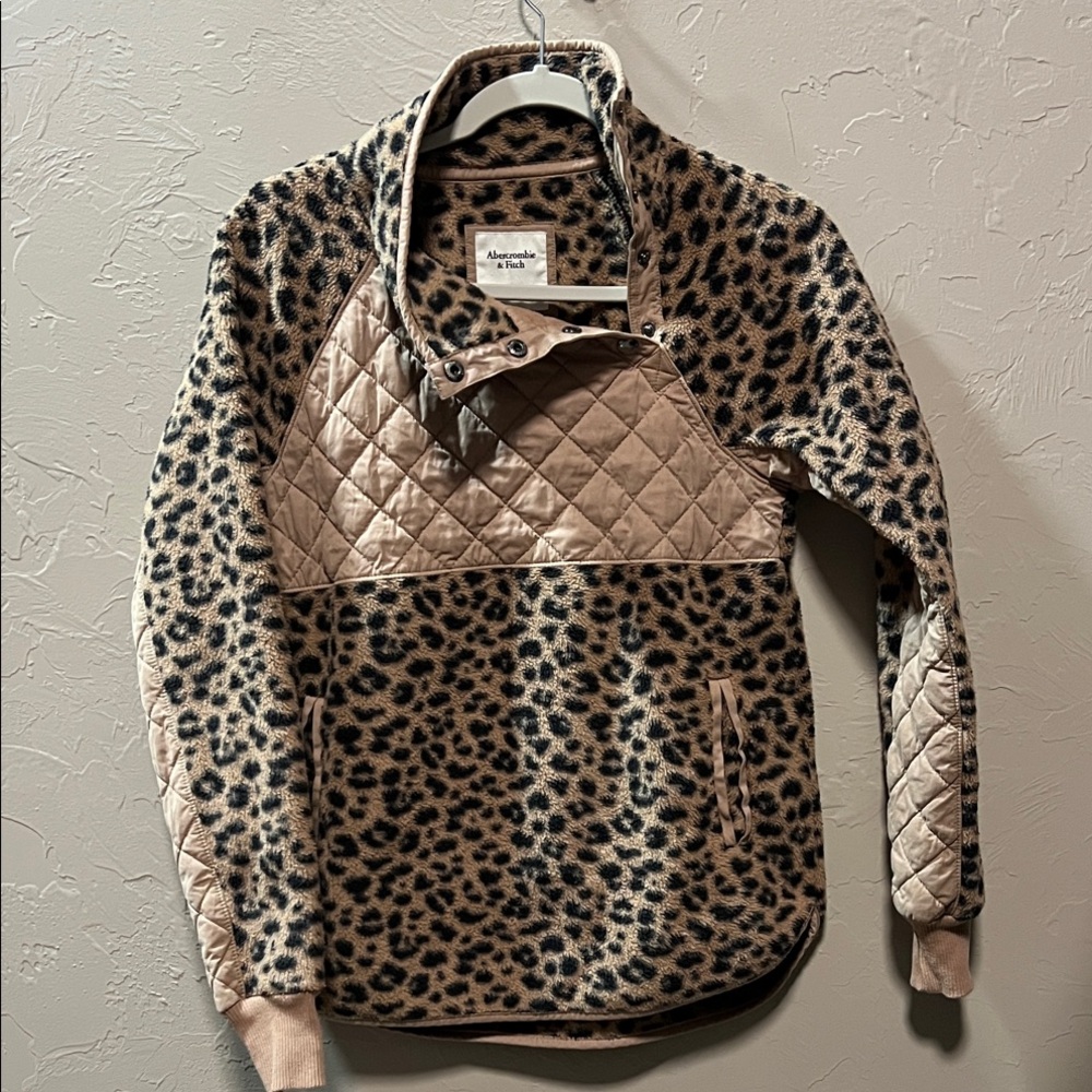 Abercrombie & Fitch Asymmetrical Snap-up Quilted Fleece Pullover